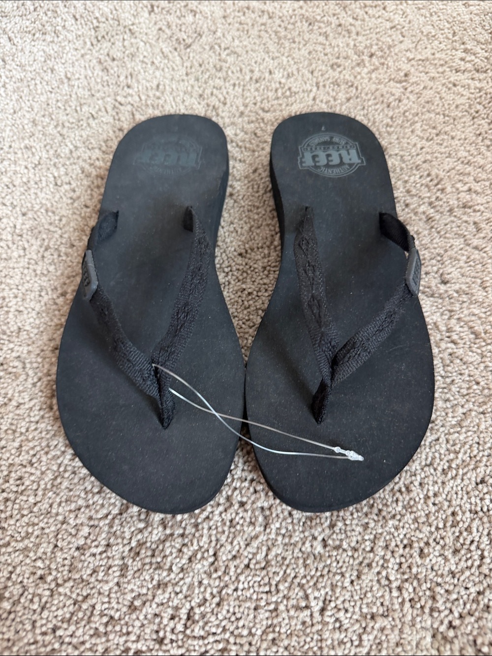 Reef Ginger Black Flip Flop Sandals NWOT